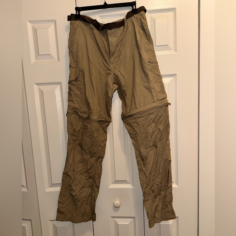 Columbia Men's Khaki Cargo Pants